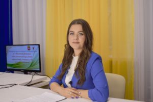 Read more about the article Социальный педагог ЧОЦСЗ «Семья» Александра Ярославская стала лучшим молодым специалистом системы социальной защиты населения и получила премию Губернатора Челябинской области.