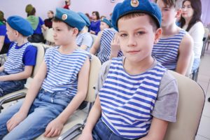 Read more about the article Дорогие мужчины, Областной центр «Семья» от души поздравляет вас с Днем защитника Отечества!