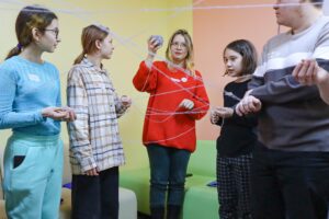 Read more about the article Подросток учится преодолевать барьеры в общении