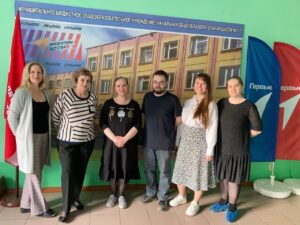 Read more about the article В руках женщины СЕМЬЯ!