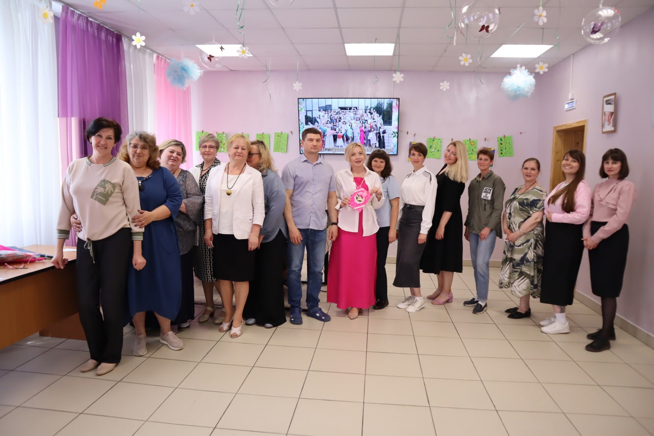 Read more about the article Мелодии благодарности: отмечаем профессиональный праздник