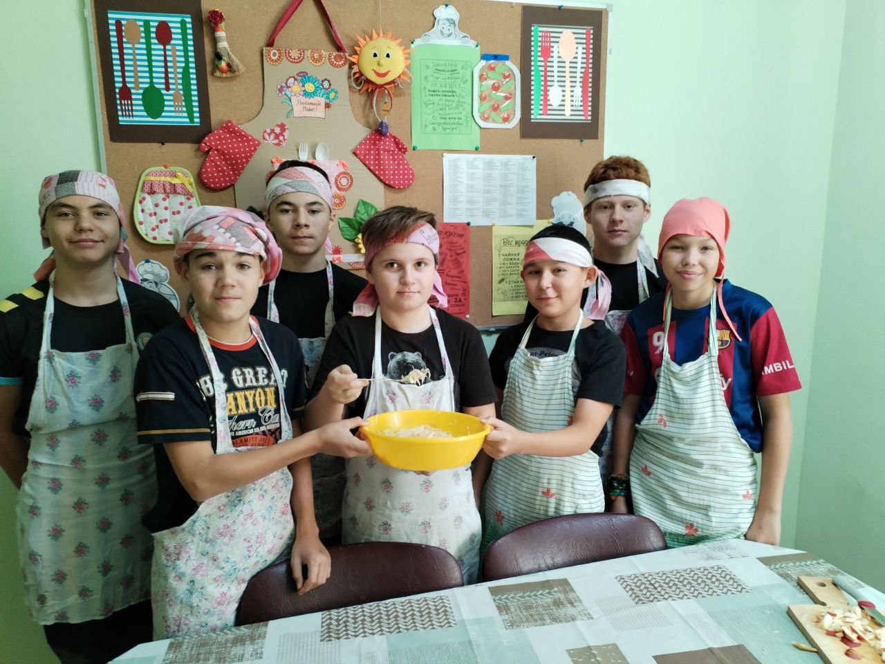 Read more about the article Вкусные традиции: занятия по социально-бытовой ориентировке