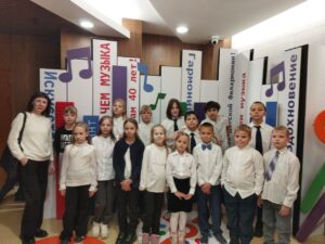 Read more about the article Музыкальный вираж: погружение в мир симфонии