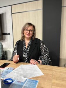 Read more about the article Сегодня заведующий экстренной линией Детского телефона доверия ЧОЦСЗ «Семья» Наталья Шендяпина приняла участие в важном мероприятии, которое прошло на сайте 1obl.ru.