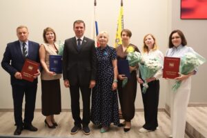 Read more about the article Сотрудники Челябинского областного центра «Семья» отмечены наградами Челябинской городской Думы.