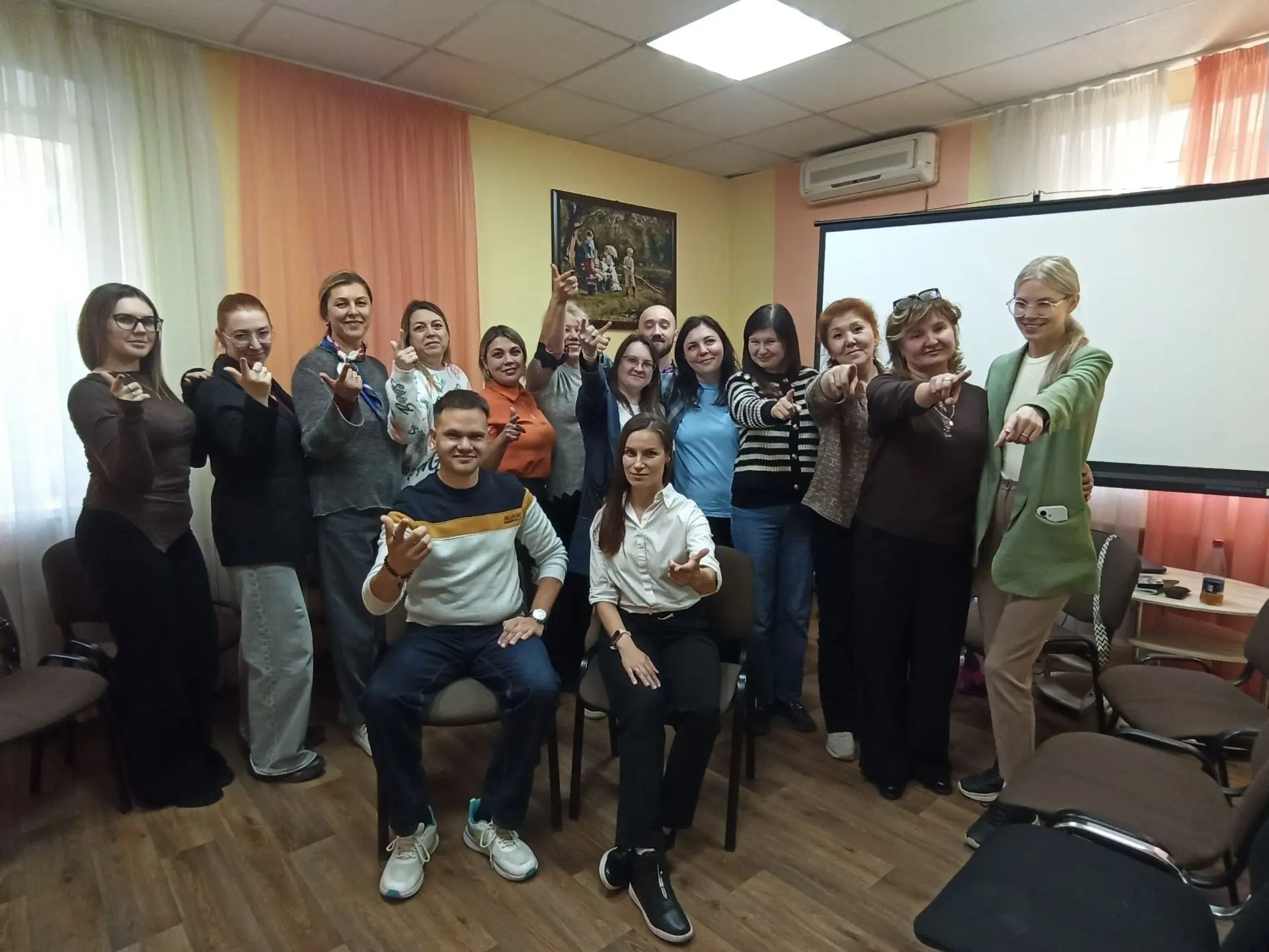 Read more about the article В Челябинске специалисты освоили новые методики работы — от делового общения до телесной терапии.