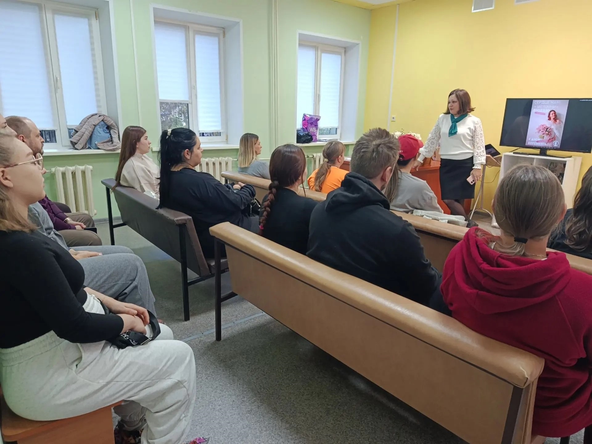 Read more about the article В фокусе — семья: выездная консультация Семейного МФЦ
